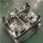 Internal structure of plastic injection mold for functional part production